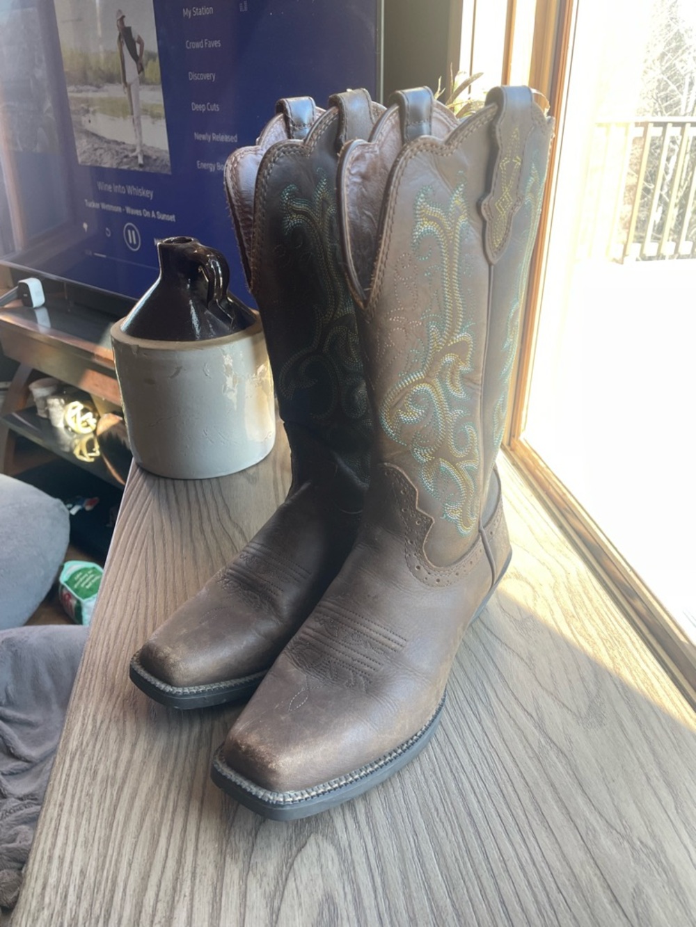 Justin Boots Brown Leather Western Boots with Embroidered Shaft - Picture 2 of 6